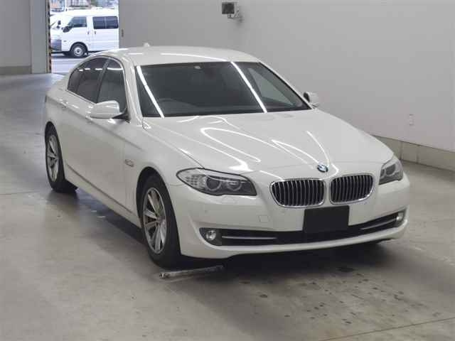 BMW 5 SERIES 2011