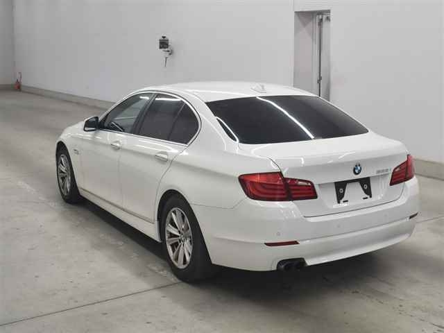 BMW 5 SERIES 2011