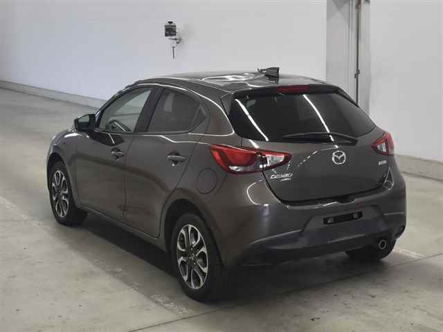MAZDA DEMIO 2016