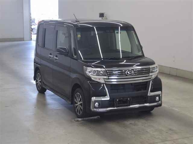DAIHATSU TANTO 2018
