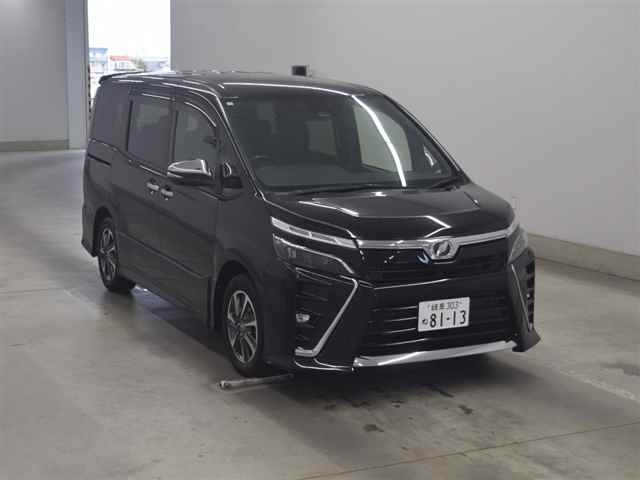 TOYOTA VOXY 2019