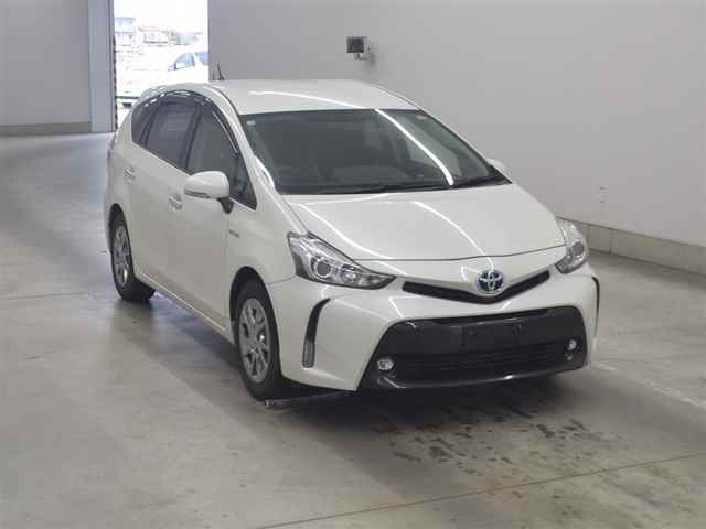 TOYOTA PRIUS ALPHA 2016