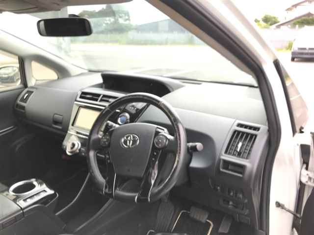 TOYOTA PRIUS ALPHA 2016