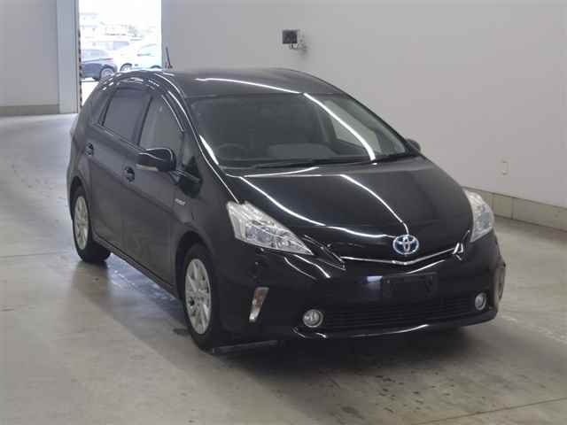 TOYOTA PRIUS ALPHA 2012