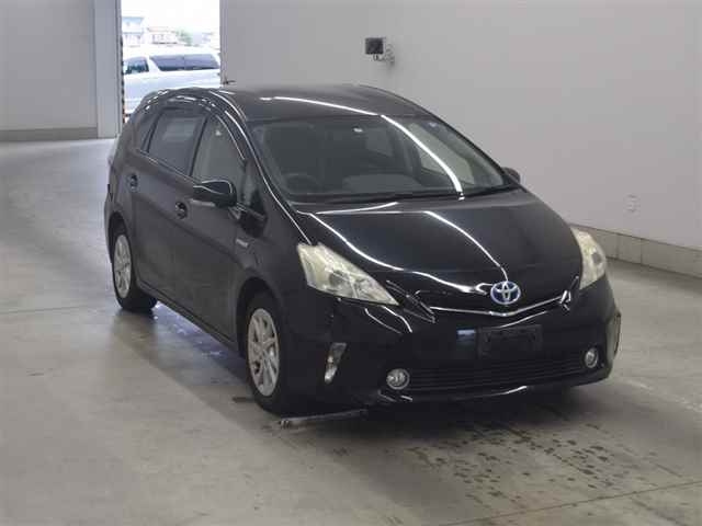 TOYOTA PRIUS ALPHA 2012