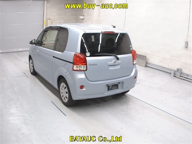 TOYOTA PORTE 2012