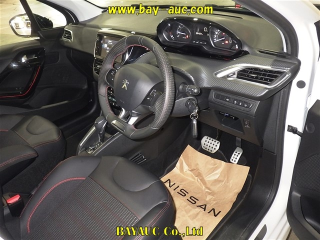PEUGEOT 208 2016