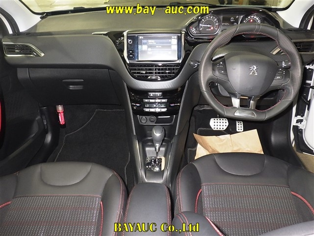 PEUGEOT 208 2016