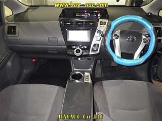 TOYOTA PRIUS ALPHA 2012