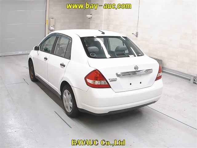 NISSAN TIIDA LATIO 2010
