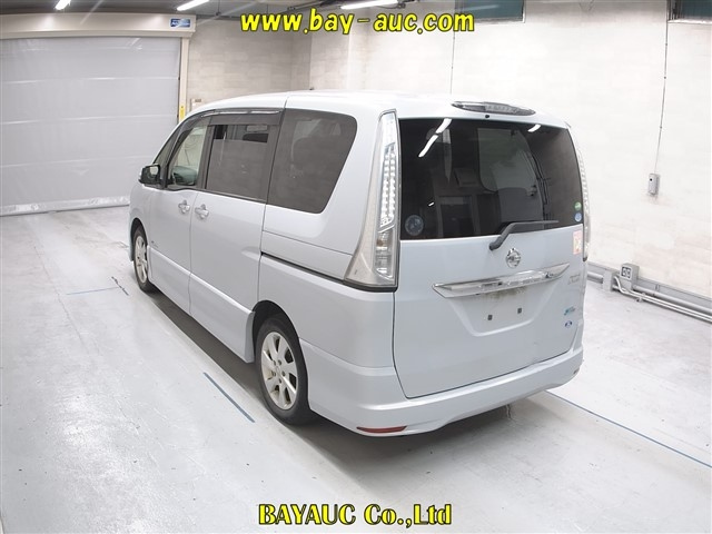 NISSAN SERENA 2013