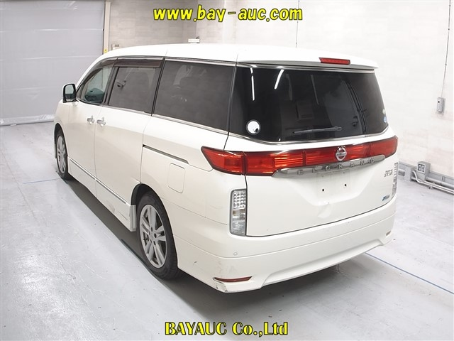 NISSAN ELGRAND 2010