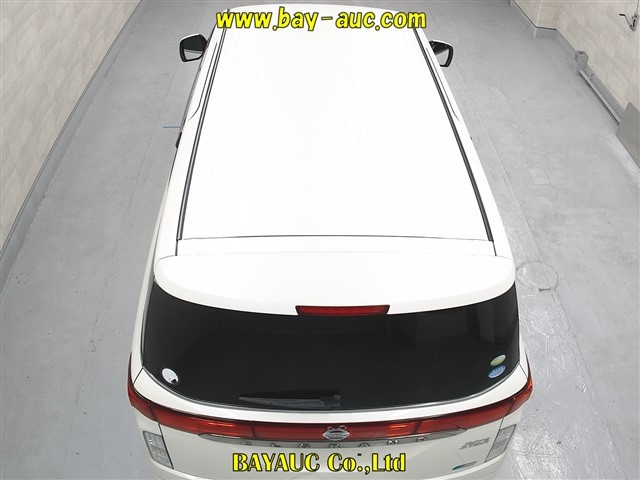 NISSAN ELGRAND 2010