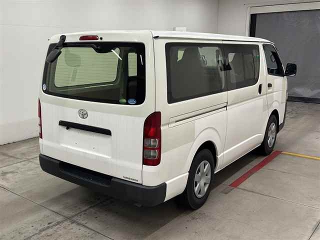 TOYOTA HIACE VAN 2020