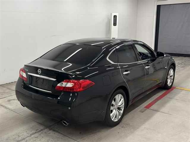 NISSAN FUGA 2011