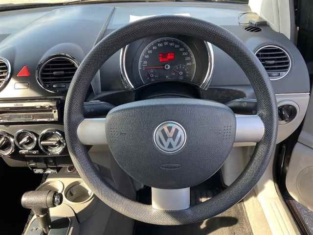 VOLKSWAGEN NEW BEETLE 2008