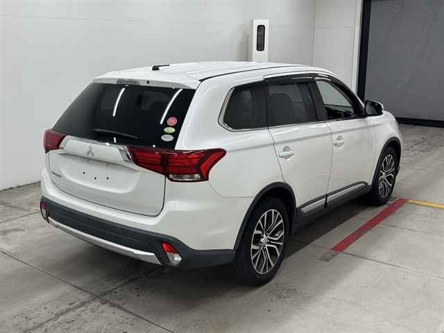 MITSUBISHI OUTLANDER 2017