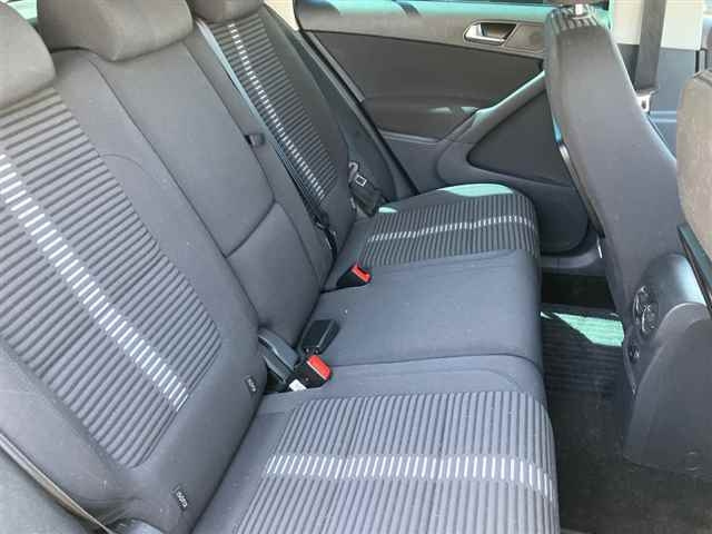 VOLKSWAGEN TIGUAN 2011