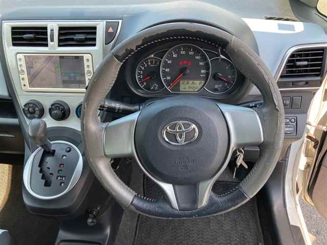 TOYOTA RACTIS 2011