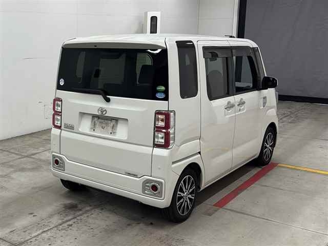 TOYOTA PIXIS MEGA 2018