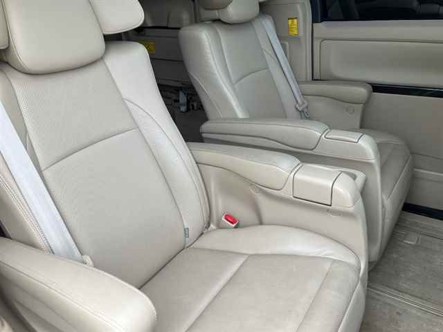 TOYOTA ALPHARD 2012