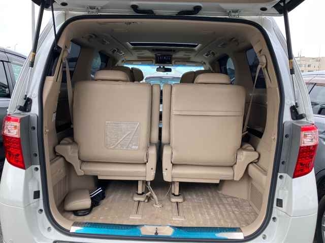 TOYOTA ALPHARD 2012