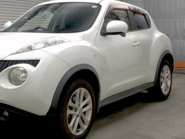 NISSAN JUKE 2012