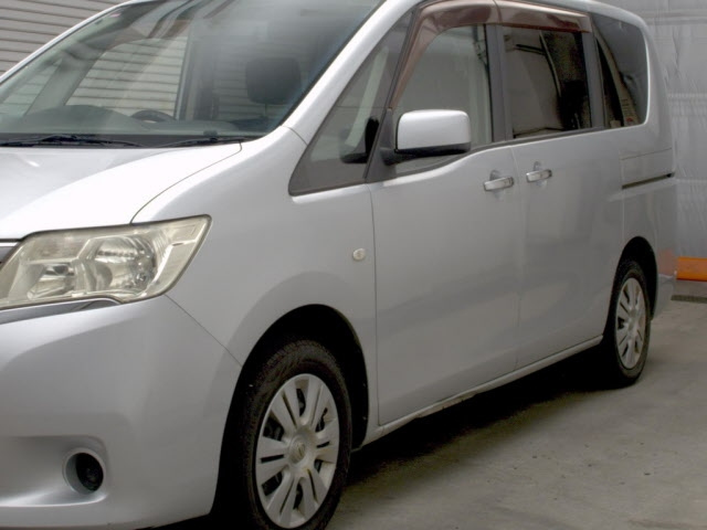 NISSAN SERENA 2011