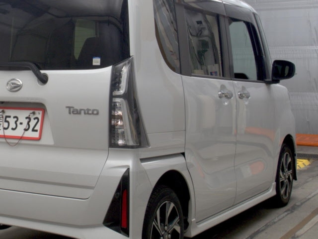 DAIHATSU TANTO 2023