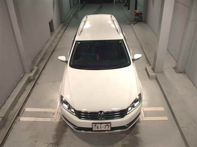 VOLKSWAGEN PASSAT VARIANT 2014