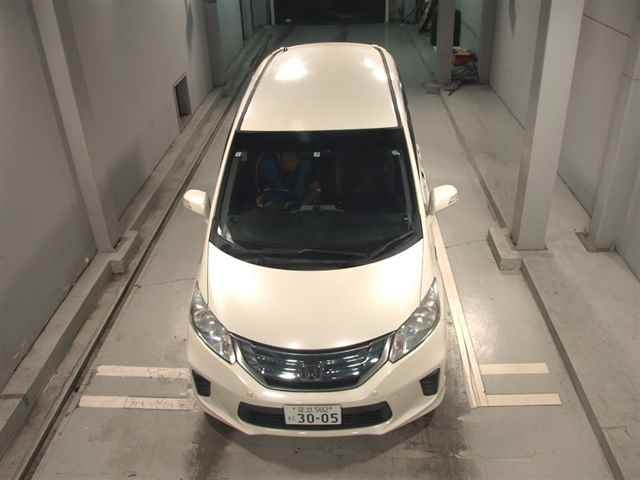 HONDA FREED 2013