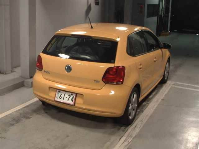 VOLKSWAGEN POLO 2010