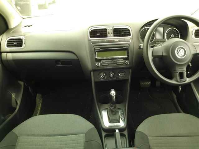 VOLKSWAGEN POLO 2010