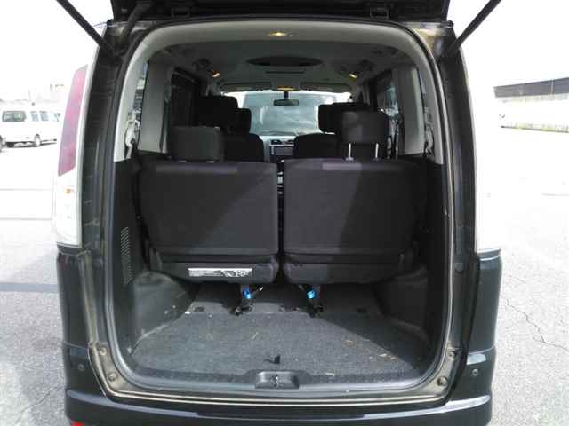 NISSAN SERENA 2011