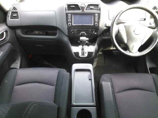 NISSAN SERENA 2011