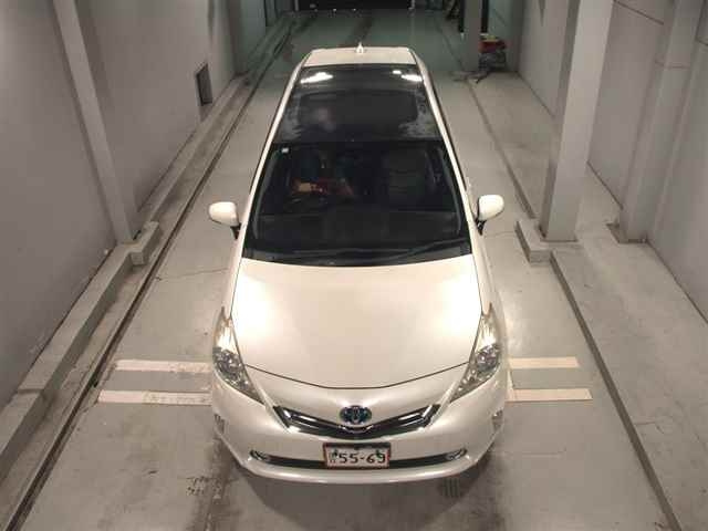 TOYOTA PRIUS ALPHA 2012