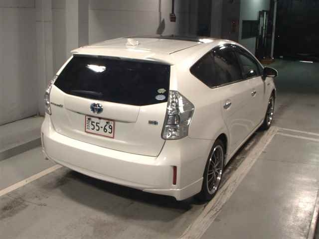 TOYOTA PRIUS ALPHA 2012