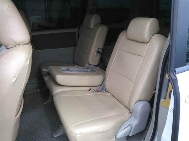 TOYOTA NOAH 2008