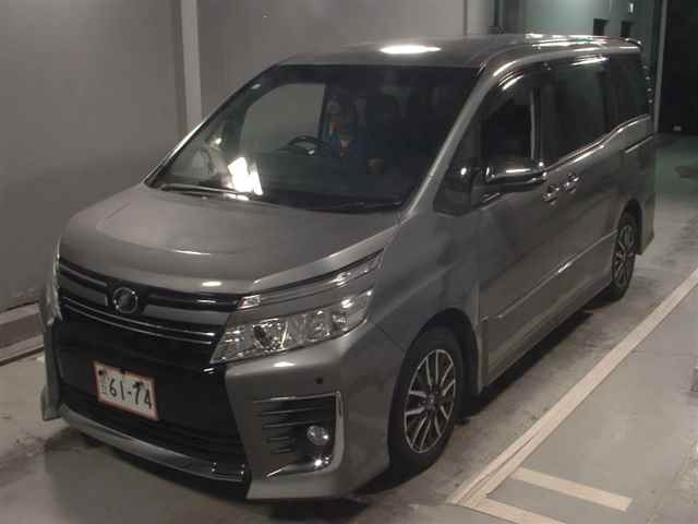 TOYOTA VOXY 2015