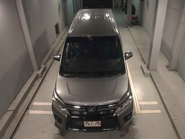TOYOTA VOXY 2015