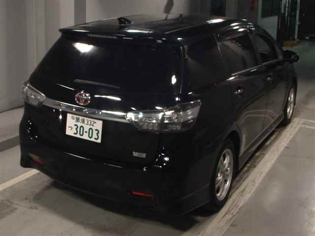 TOYOTA WISH 2013