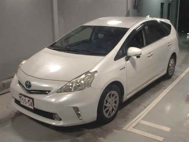 TOYOTA PRIUS ALPHA 2014