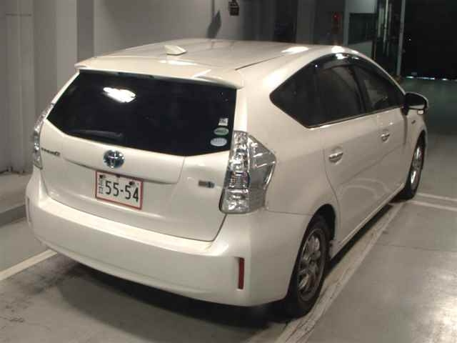 TOYOTA PRIUS ALPHA 2014