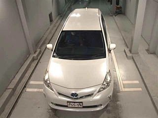 TOYOTA PRIUS ALPHA 2014