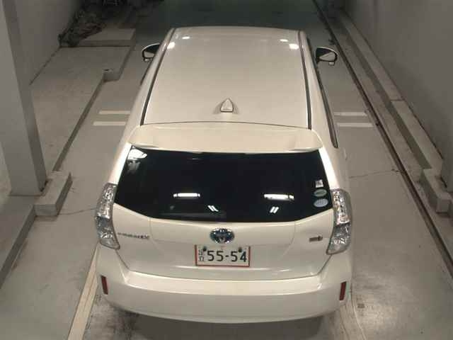 TOYOTA PRIUS ALPHA 2014