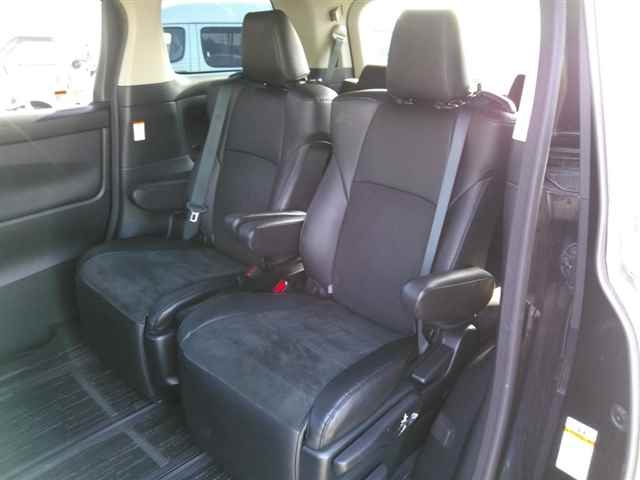 TOYOTA VELLFIRE 2015