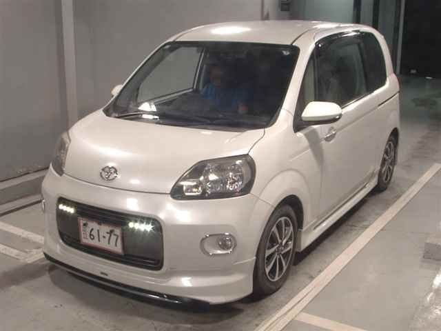 TOYOTA PORTE 2015
