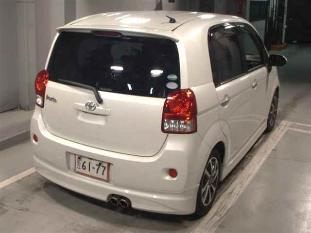 TOYOTA PORTE 2015