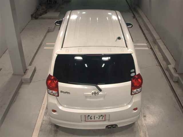 TOYOTA PORTE 2015
