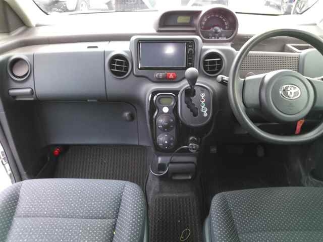 TOYOTA PORTE 2015